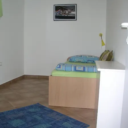Jela 1284 * Umag