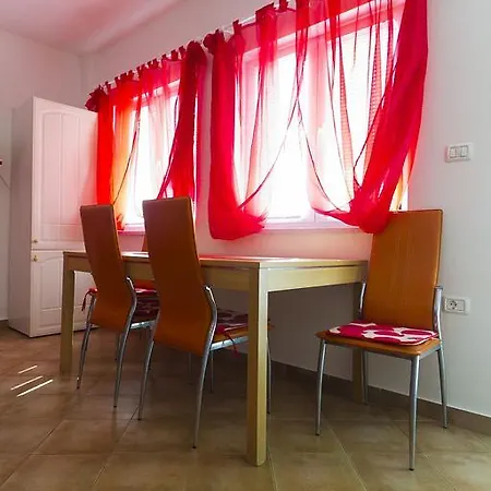 Jela 1284 Apartman Umag